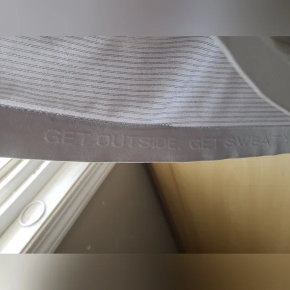 Lululemon Men's Gray Long Sleeve Training Shirt Medium - Picture 4 of 10